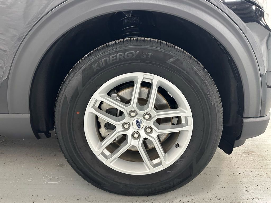 Used 2025 Ford Explorer Active AWD/4WD image 61