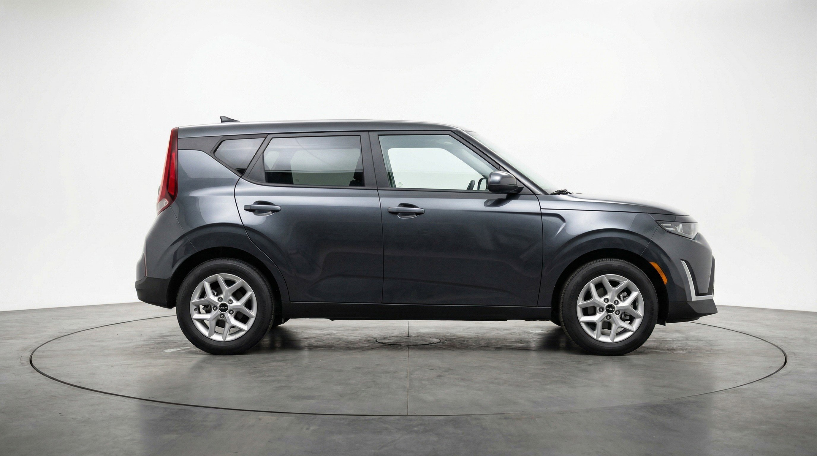 Used 2025 Kia Soul LX w/ LX Technology Package image 11