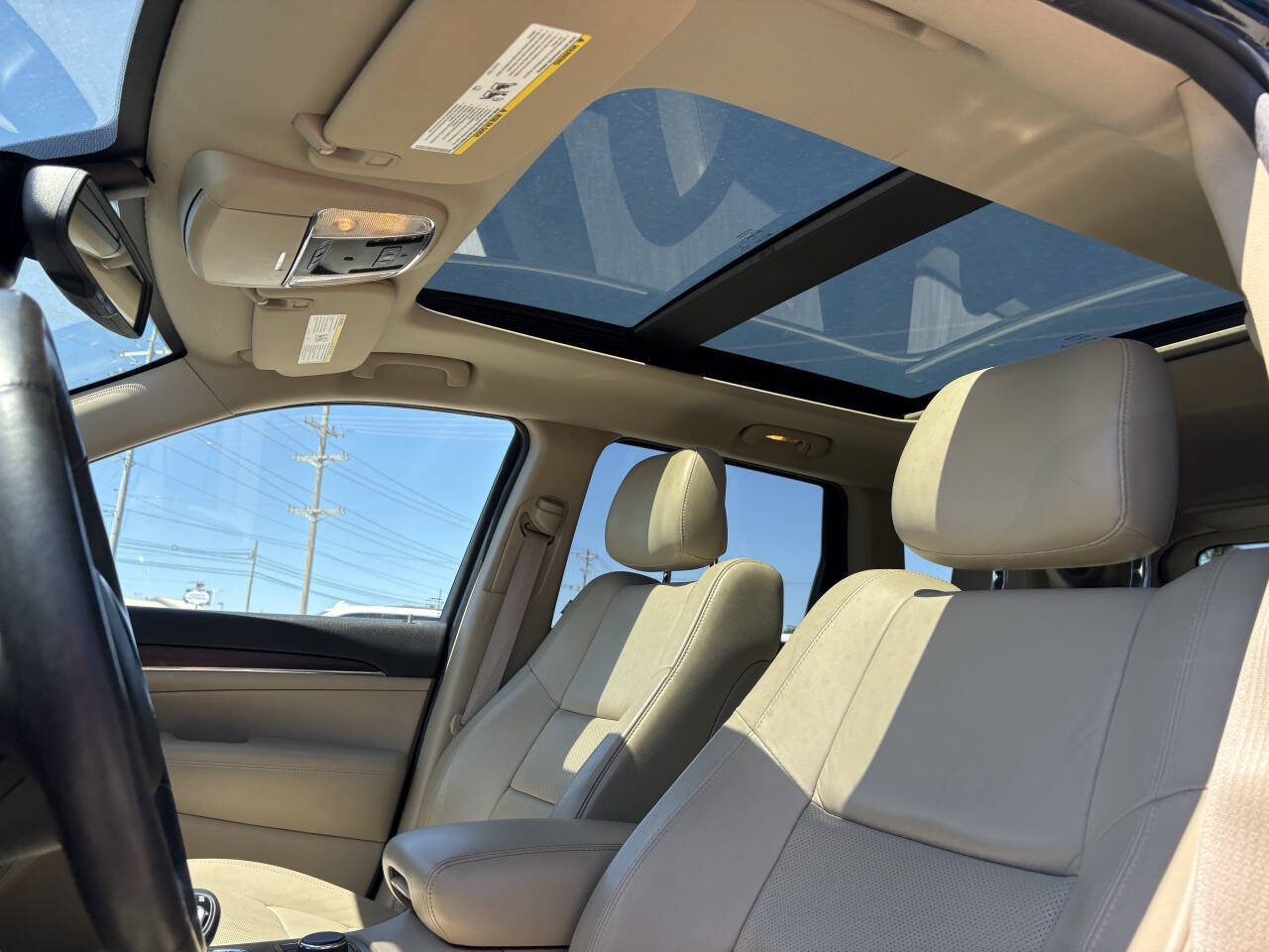 Used 2014 Jeep Grand Cherokee Limited w/ Luxury Group II AWD/4WD image 22