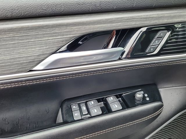 Used 2024 Jeep Wagoneer L Series II w/ Flexible Seating Group image 18