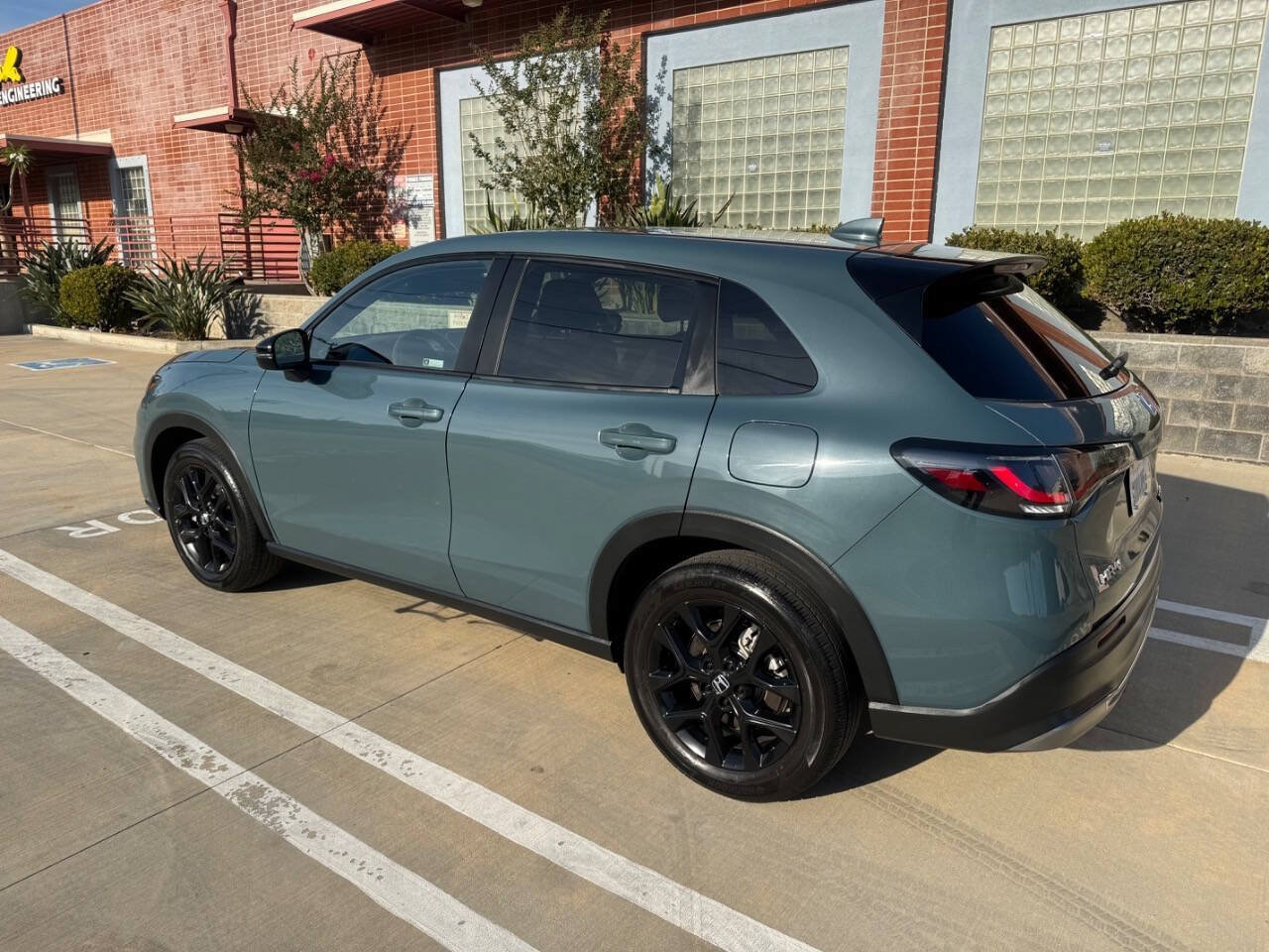 Used 2024 Honda HR-V Sport image 3