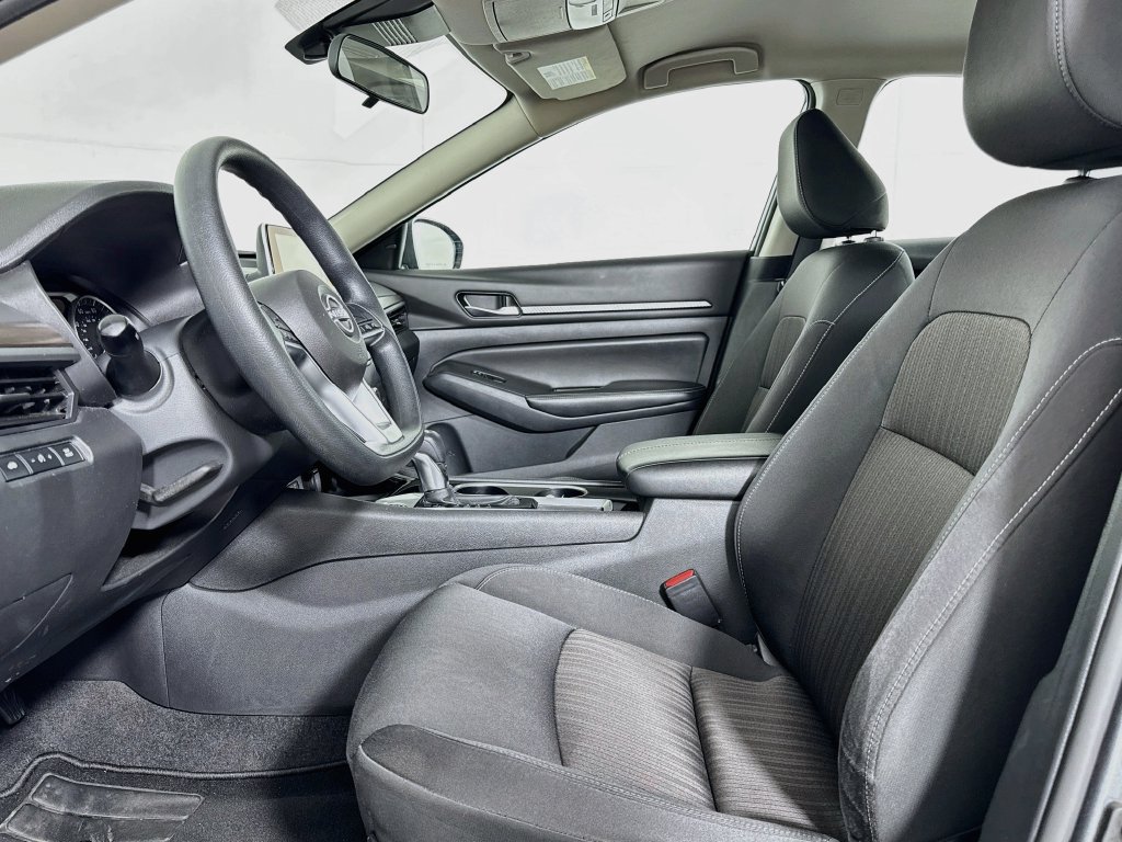 Used 2024 Nissan Altima 2.5 SV FWD image 10