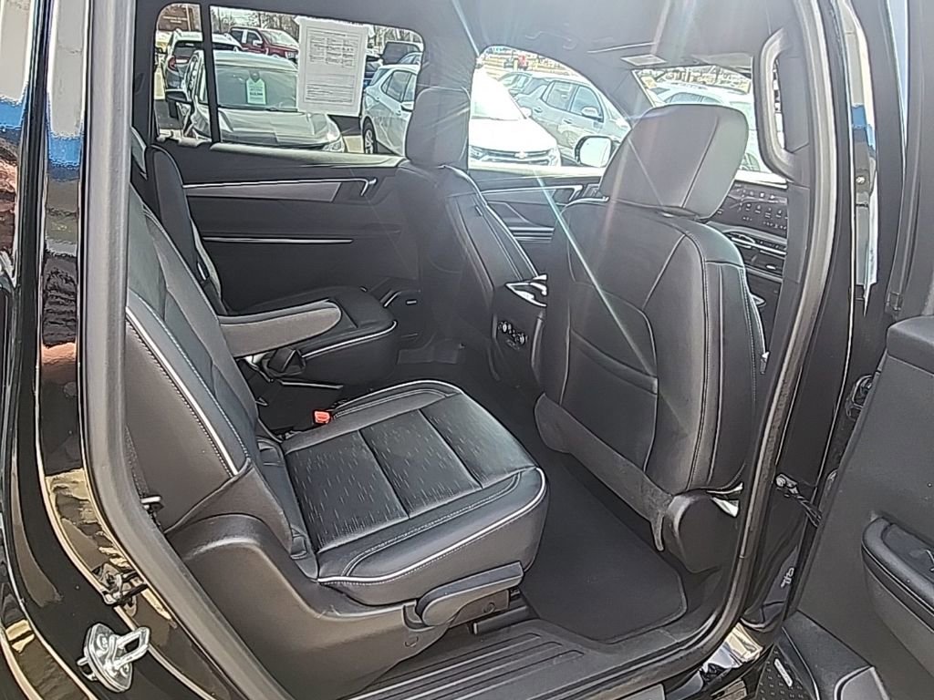 Used 2025 Buick Enclave Sport Touring image 14