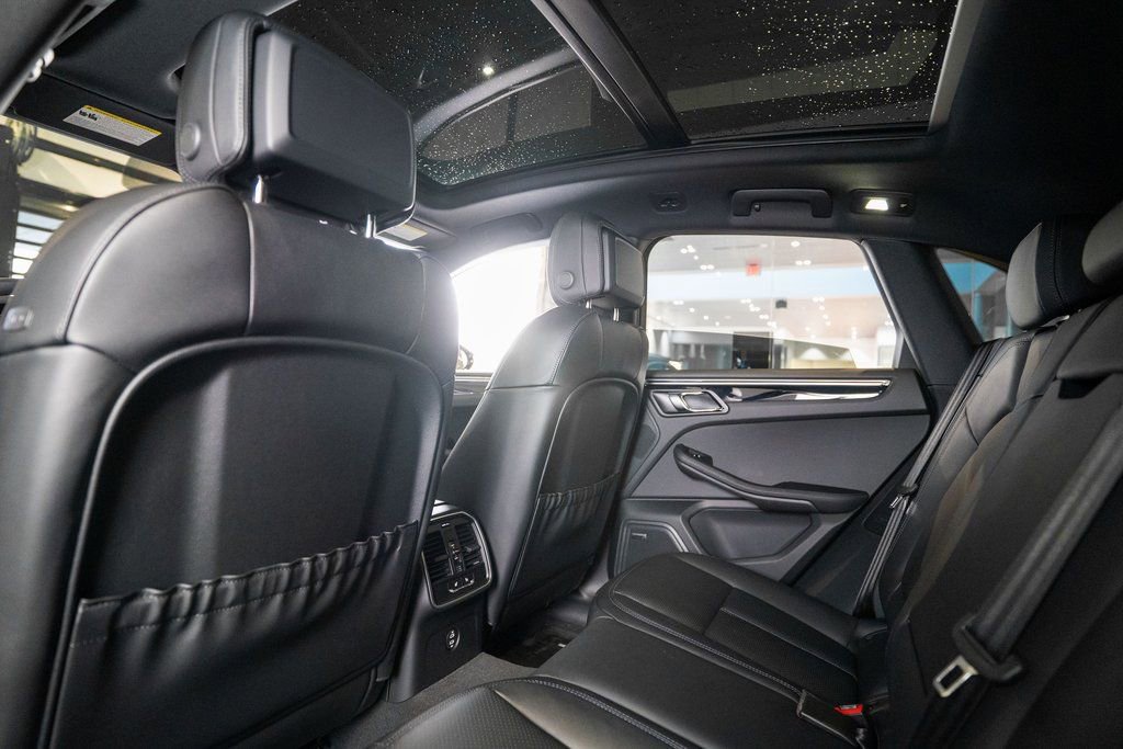 New 2026 Porsche Macan AWD/4WD image 16