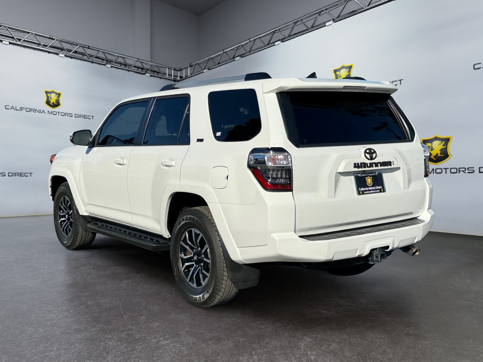 Used 2022 Toyota 4Runner SR5 Premium w/ Moonroof Package RWD image 3
