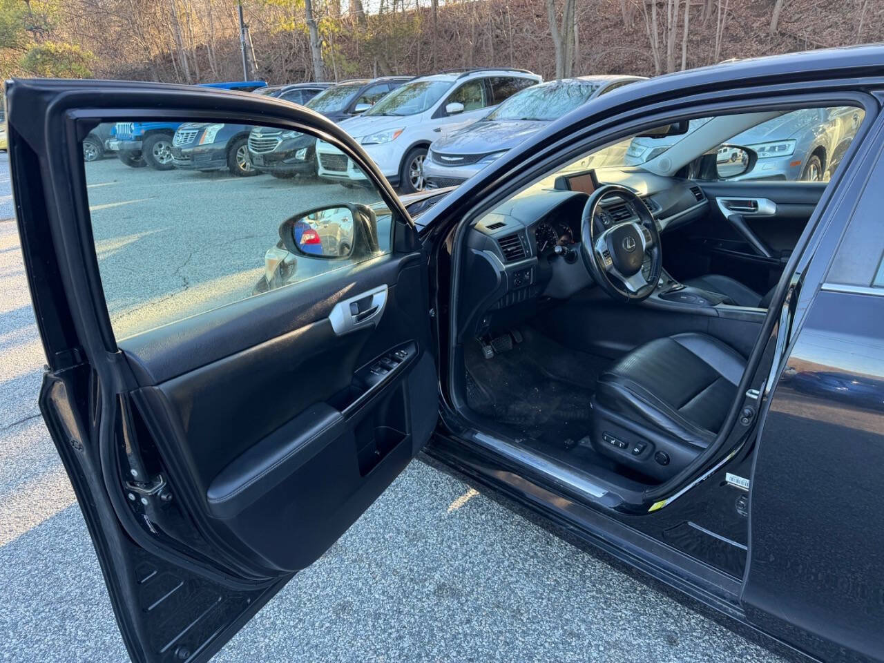 Used 2012 Lexus CT 200h Premium w/ Premium Audio Pkg FWD image 11
