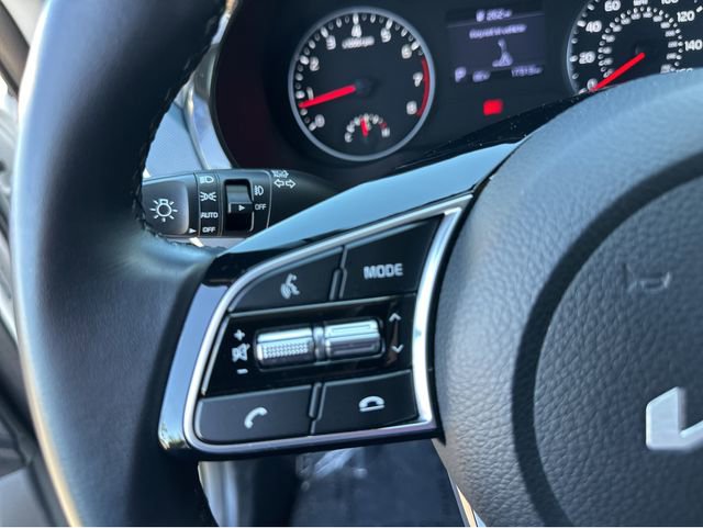 Certified 2022 Kia Seltos S image 23