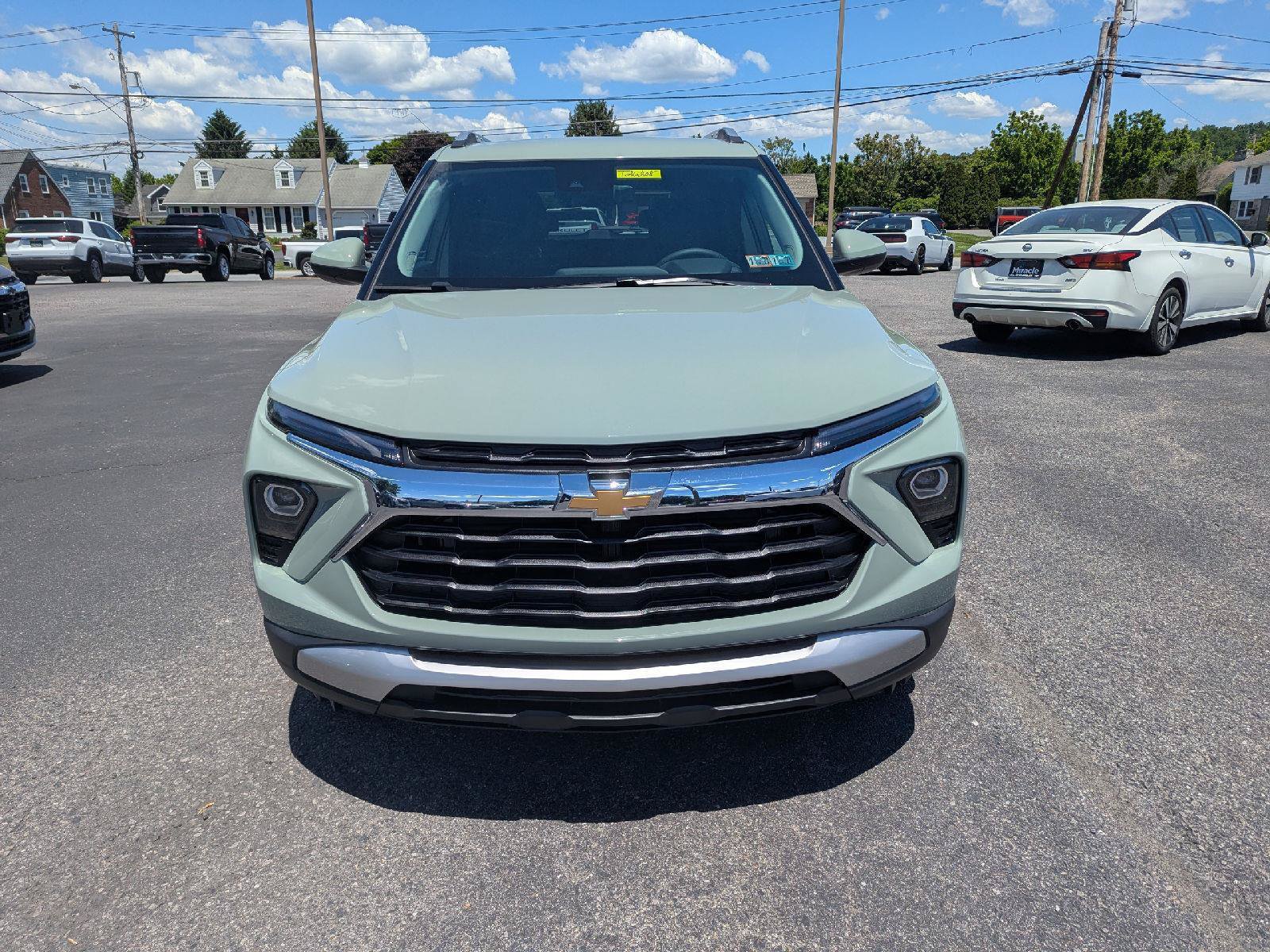 New 2026 Chevrolet TrailBlazer LT w/ LT Cold Weather Package AWD/4WD image 2