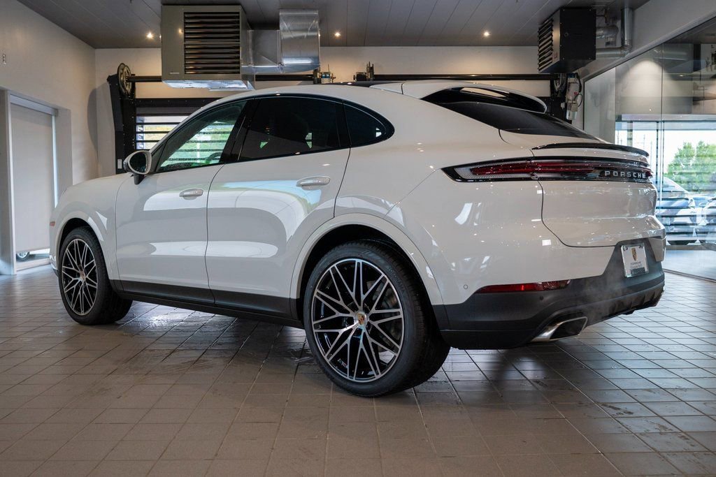 New 2025 Porsche Cayenne Coupe image 3