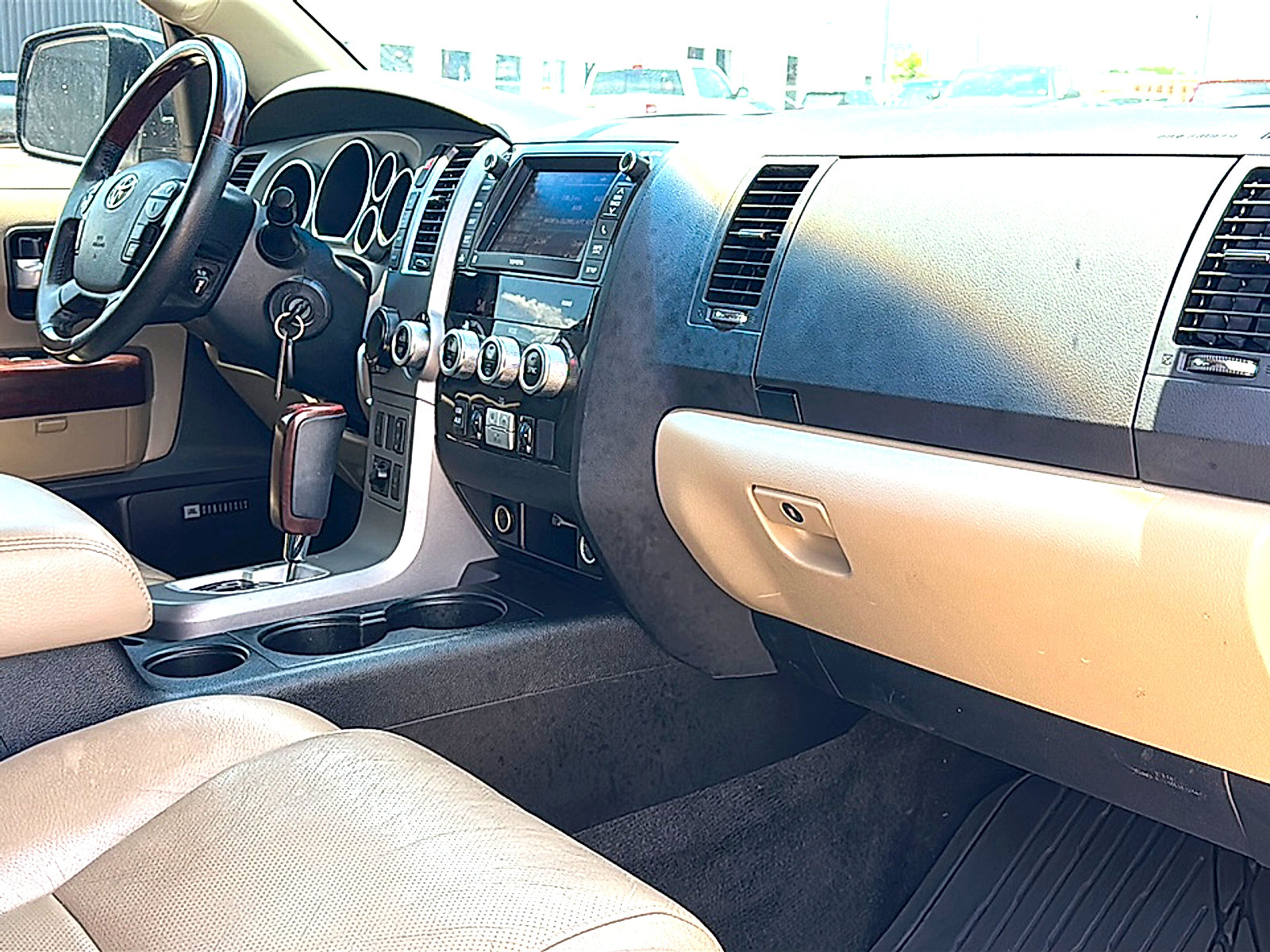 Used 2013 Toyota Sequoia Platinum RWD image 26