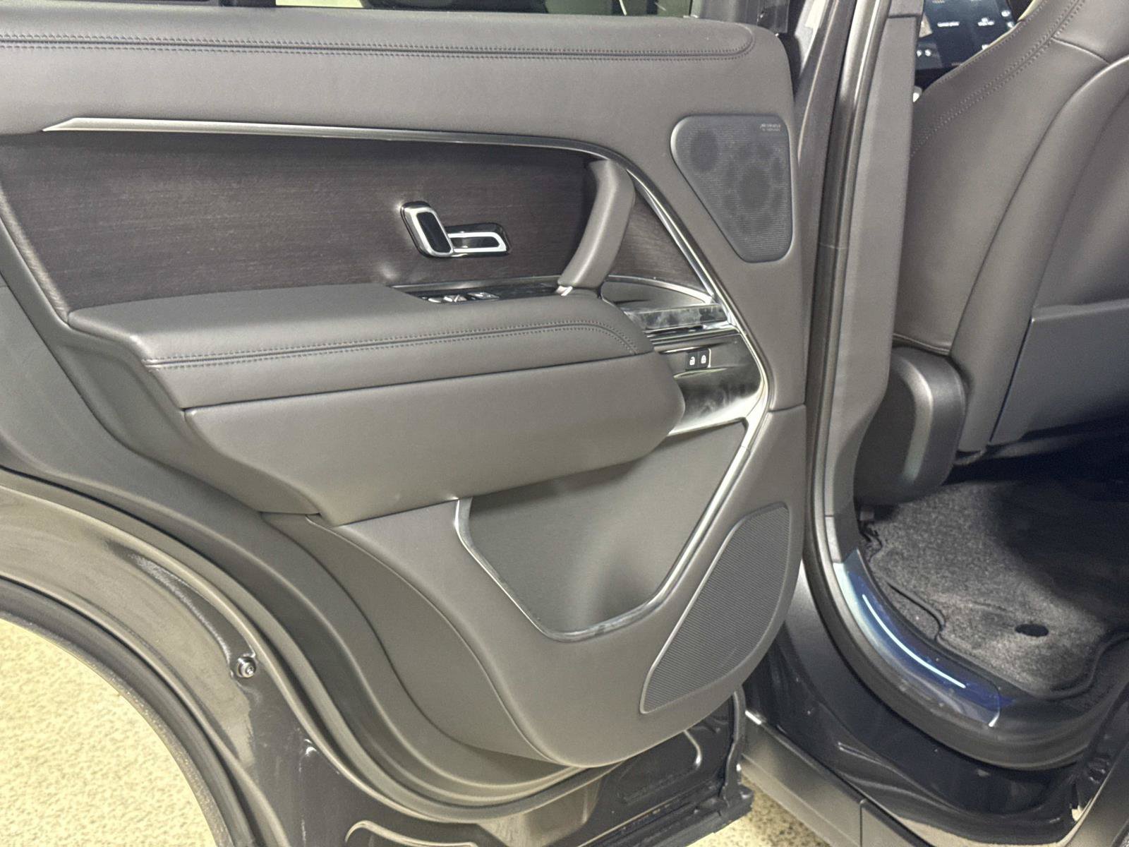 New 2026 Land Rover Range Rover SE AWD/4WD image 13