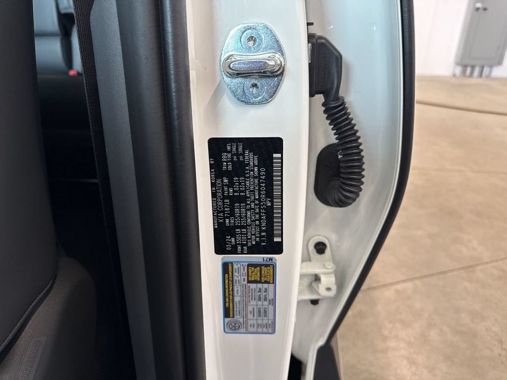 Certified 2024 Kia EV9 Wind AWD/4WD image 24