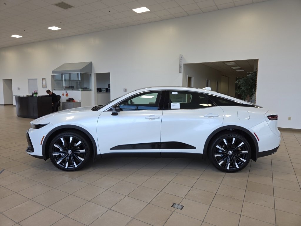 New 2026 Toyota Crown Platinum image 2