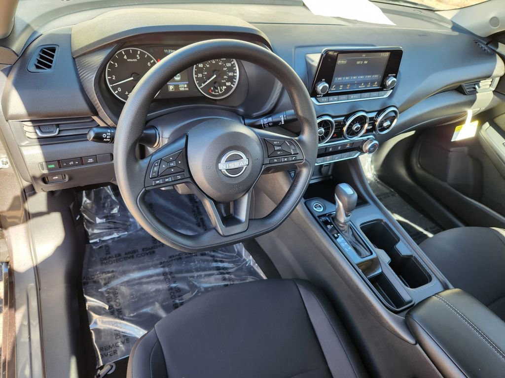 Used 2025 Nissan Sentra S image 9