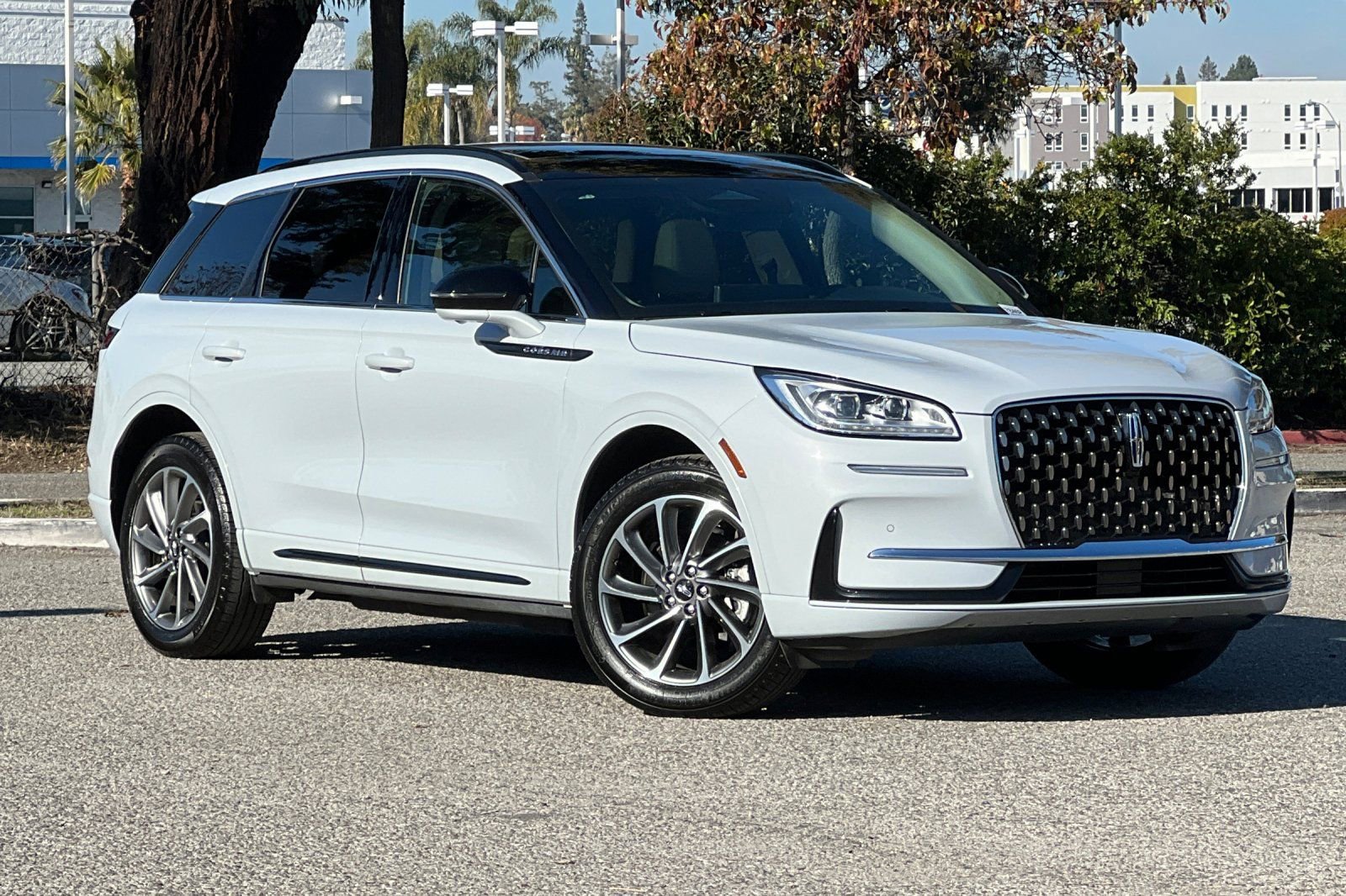 Certified 2025 Lincoln Corsair Grand Touring w/ Equipment Group 301A image 2