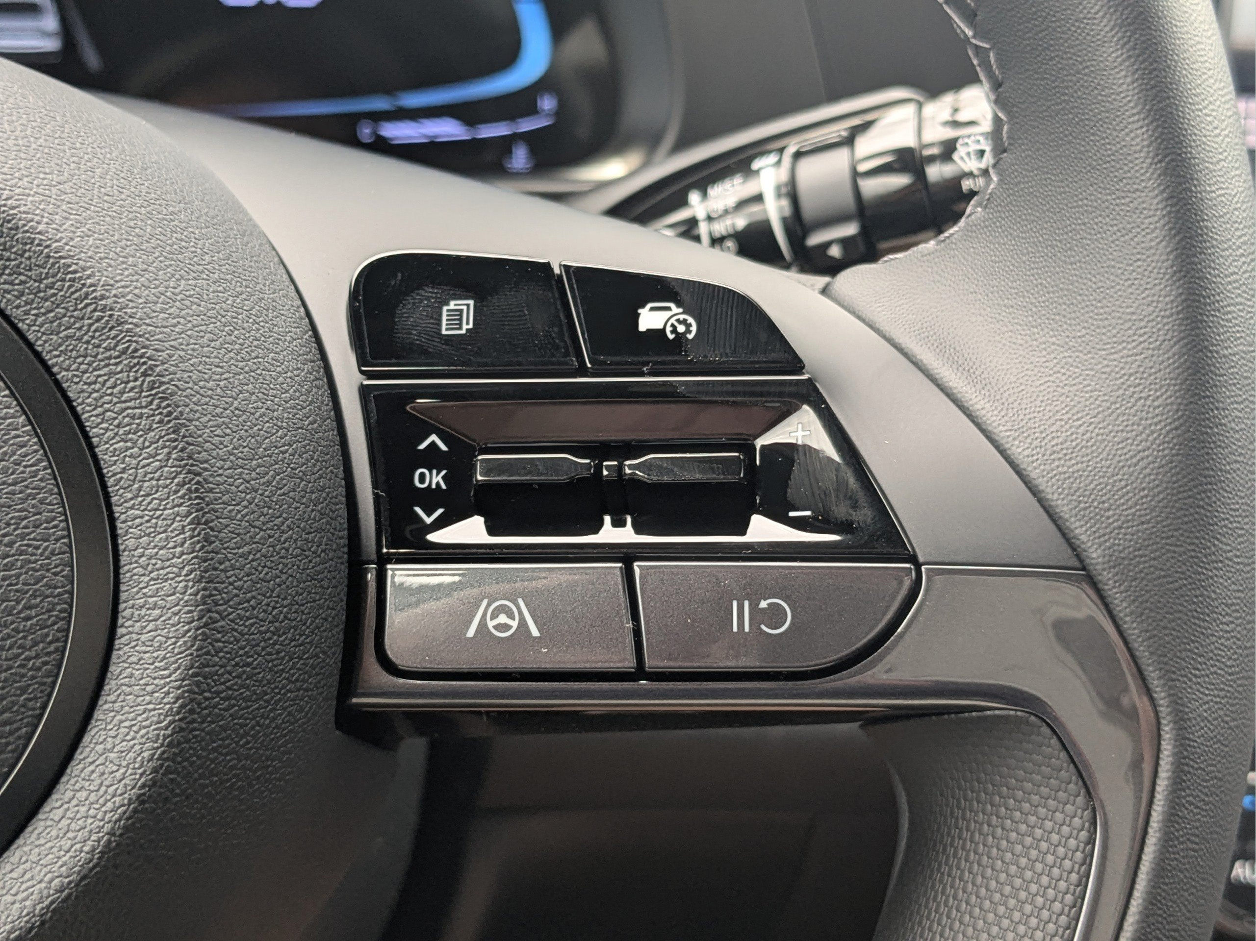 New 2026 Hyundai Elantra Sport FWD image 49