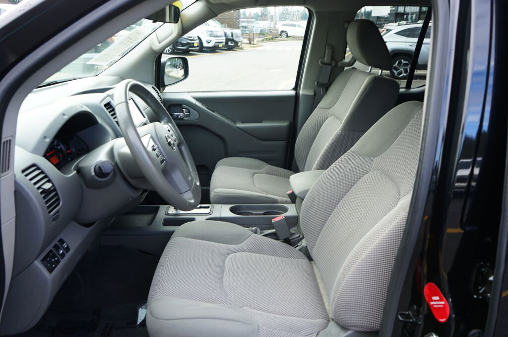 Used 2019 Nissan Frontier SV image 13