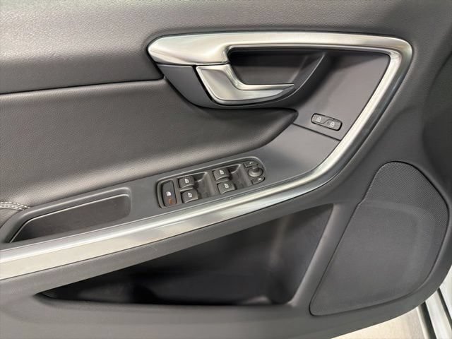 Used 2018 Volvo S60 T5 Dynamic w/ Vision Package AWD/4WD image 11