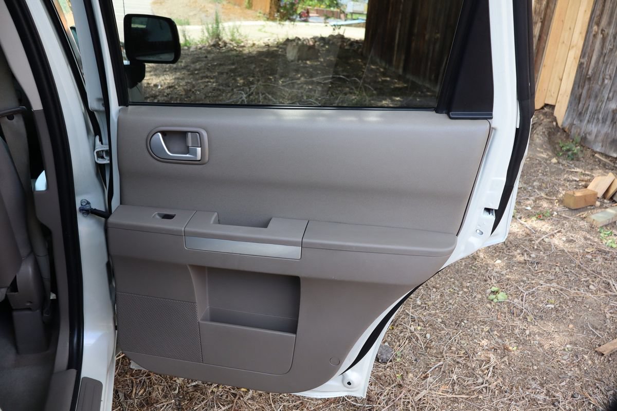 Used 2008 Mitsubishi Endeavor LS AWD/4WD image 25