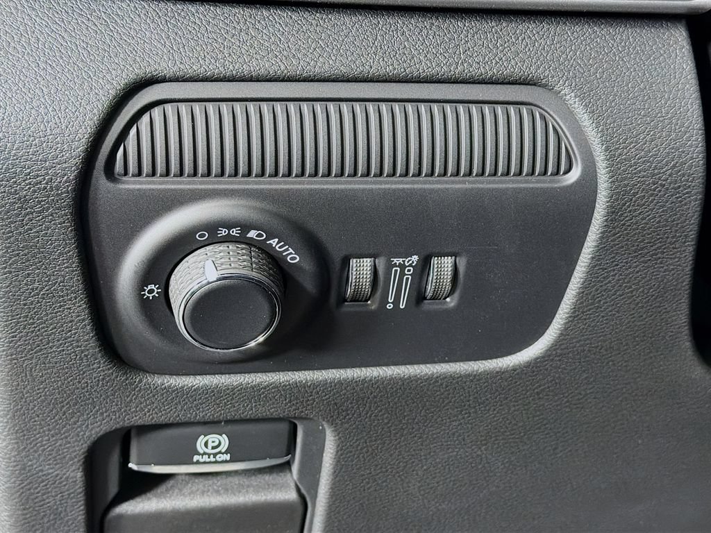 New 2026 Jeep Grand Wagoneer L Limited AWD/4WD image 10