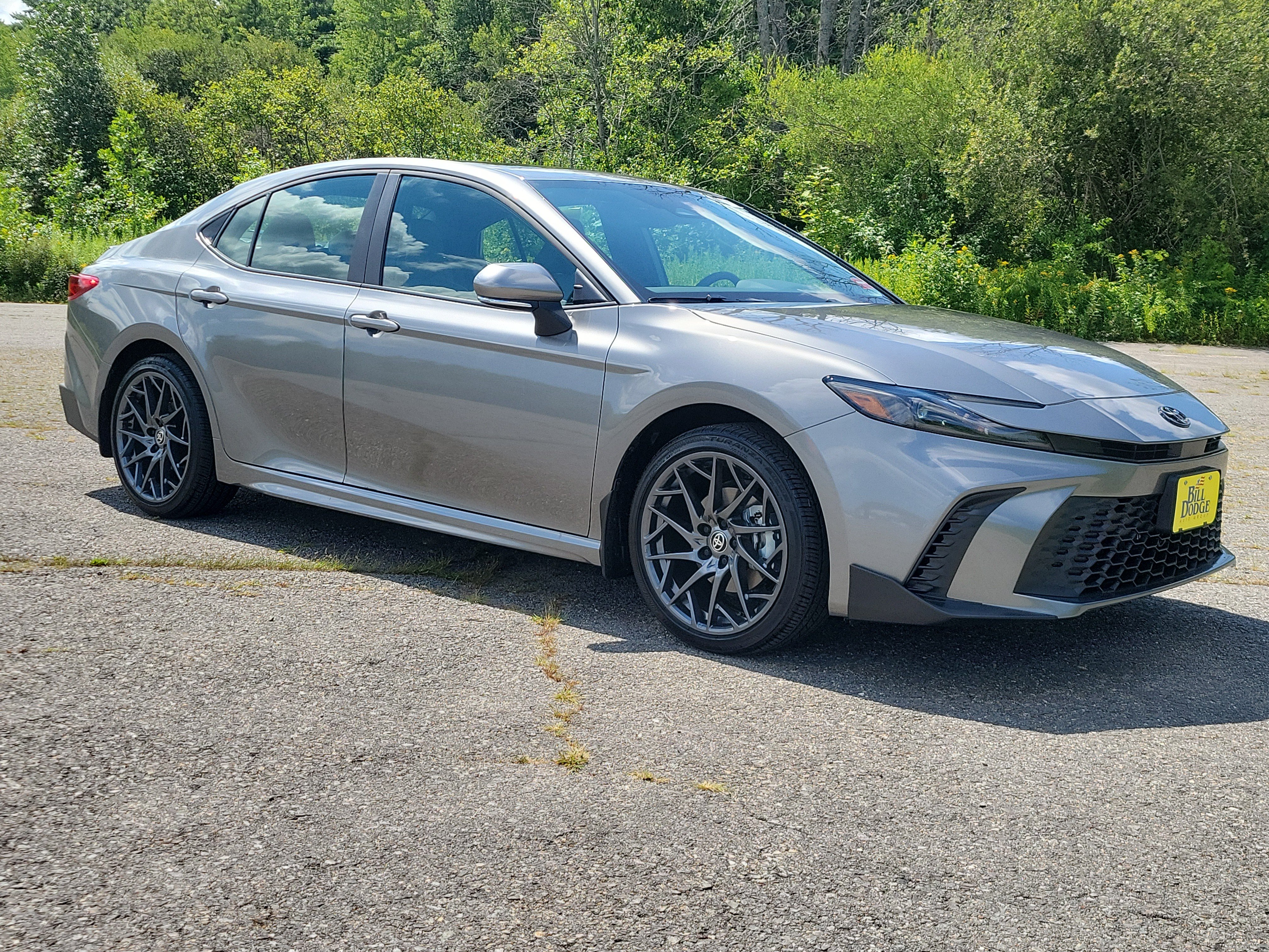Used 2026 Toyota Camry SE w/ Convenience Package AWD/4WD image 3