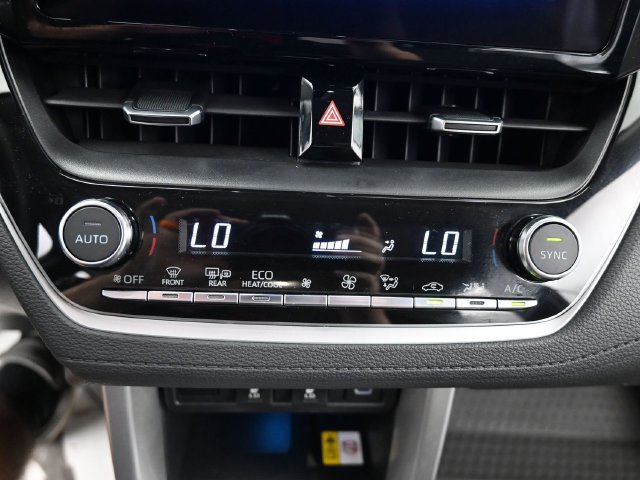 Used 2023 Toyota Corolla Cross XLE w/ Convenience Package FWD image 31