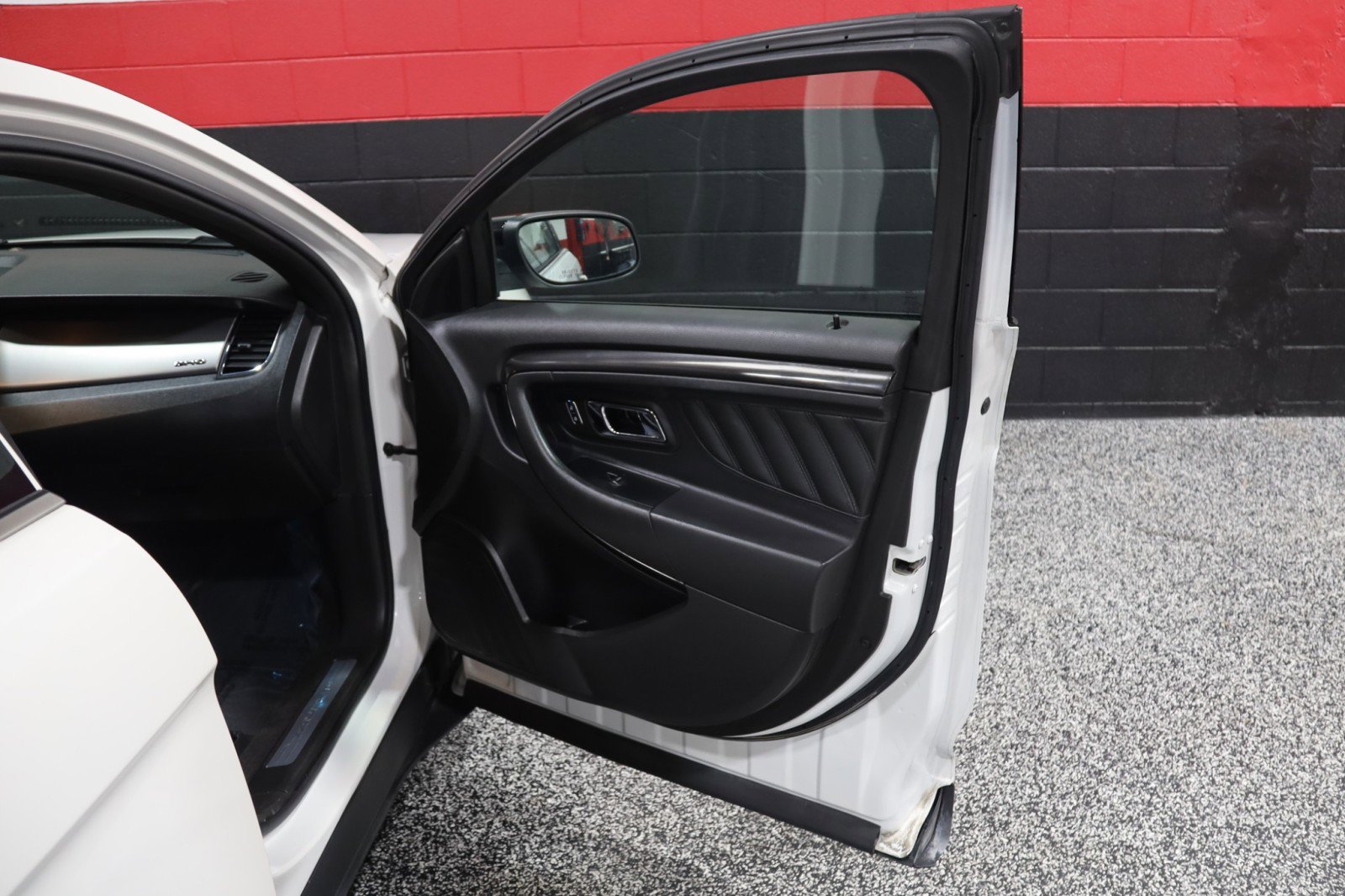 Used 2013 Ford Taurus SHO image 41