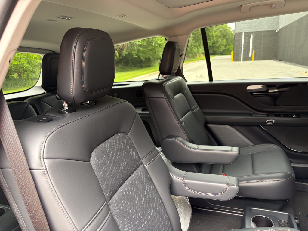 New 2026 Lincoln Aviator AWD image 27
