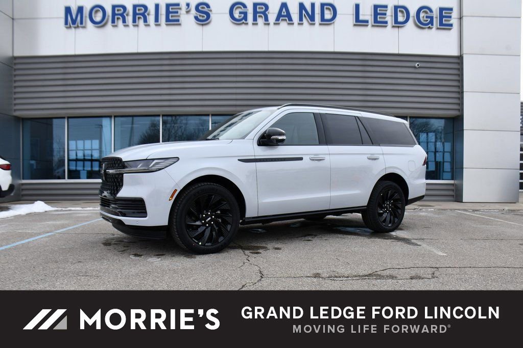 New 2026 Lincoln Navigator Reserve w/ Jet Appearance Package AWD/4WD image 1