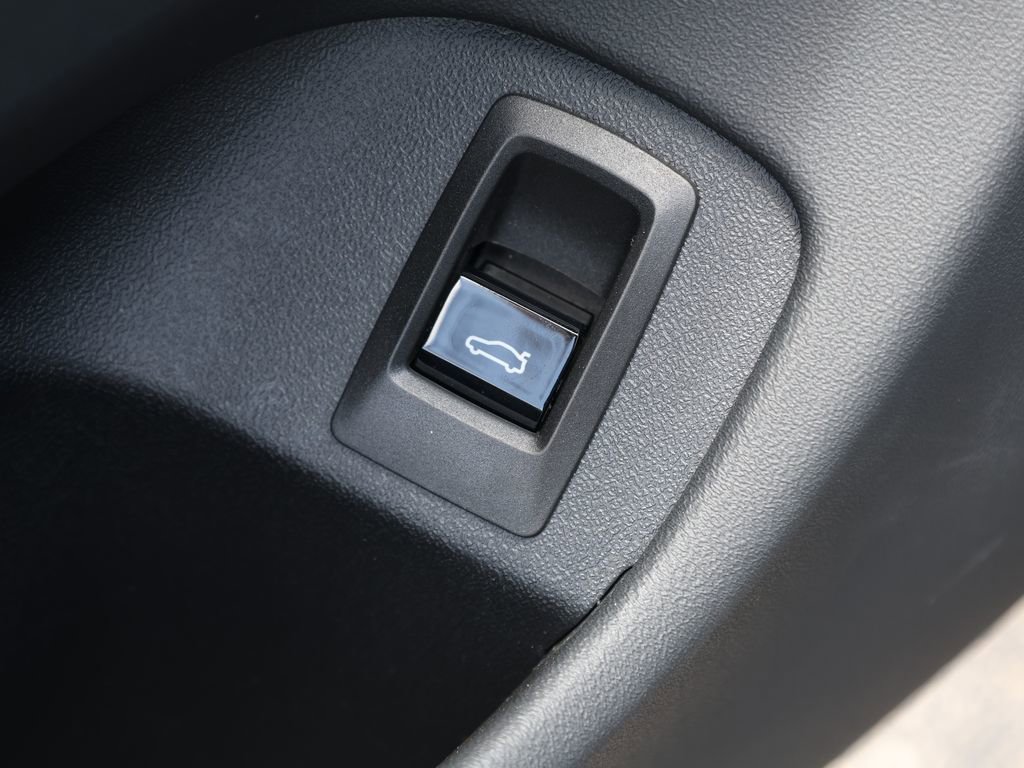 Used 2026 BMW 530i RWD image 13