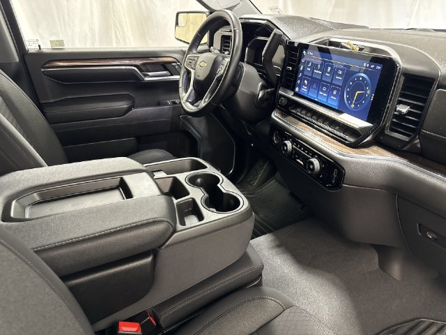 Used 2023 Chevrolet Silverado 1500 LT AWD/4WD image 26
