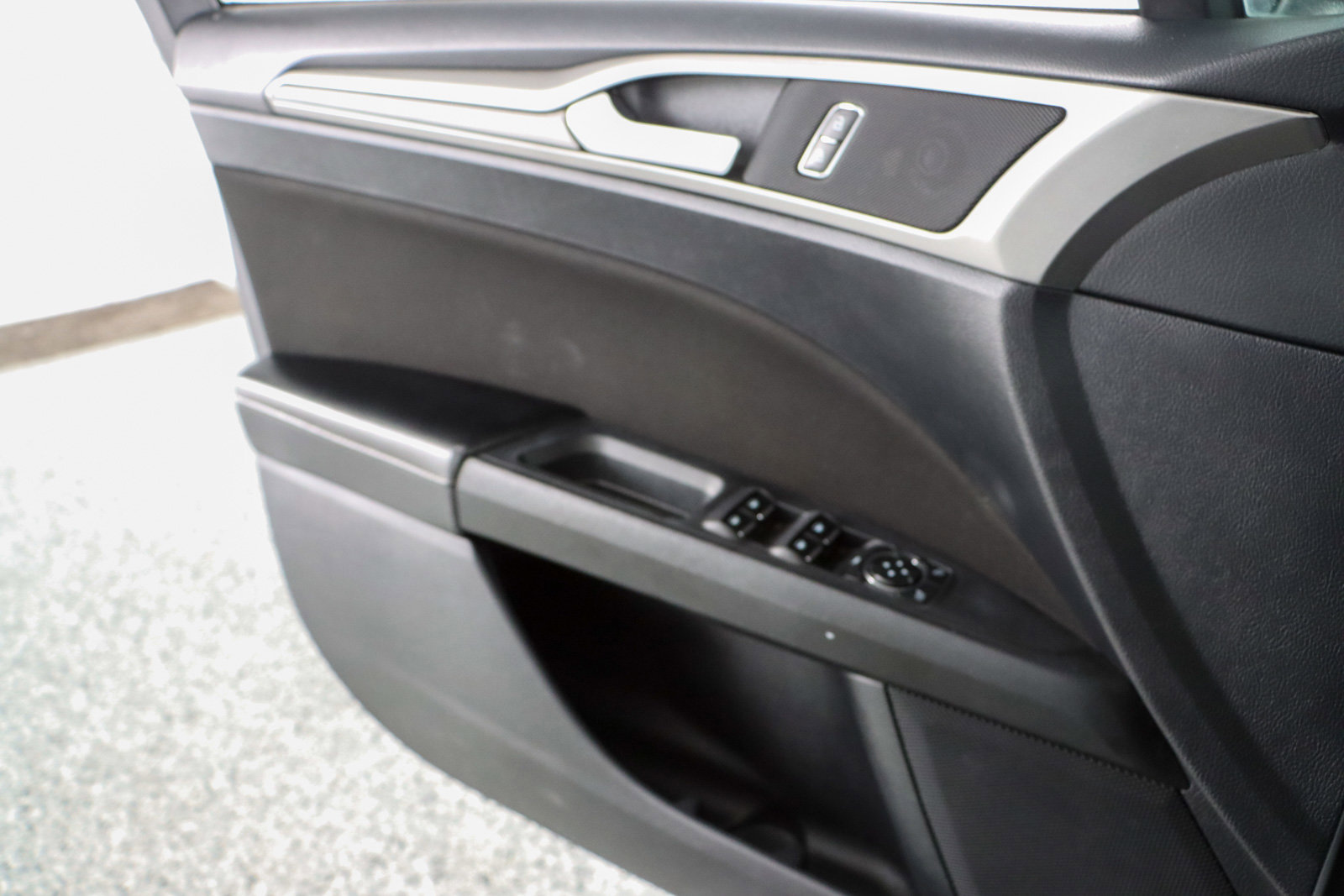 Used 2020 Ford Fusion SE image 21