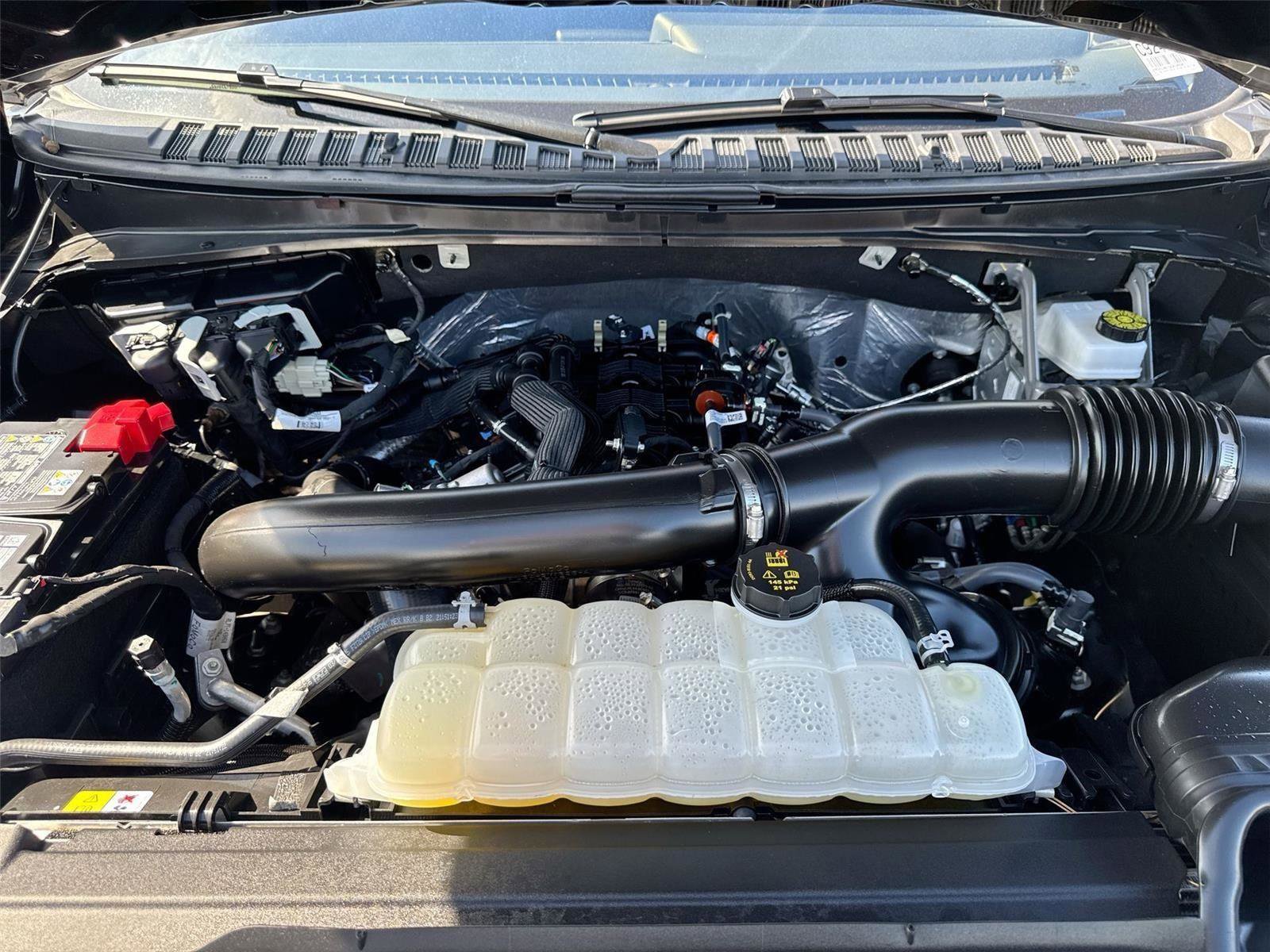 Certified 2025 Ford Expedition Active image 18