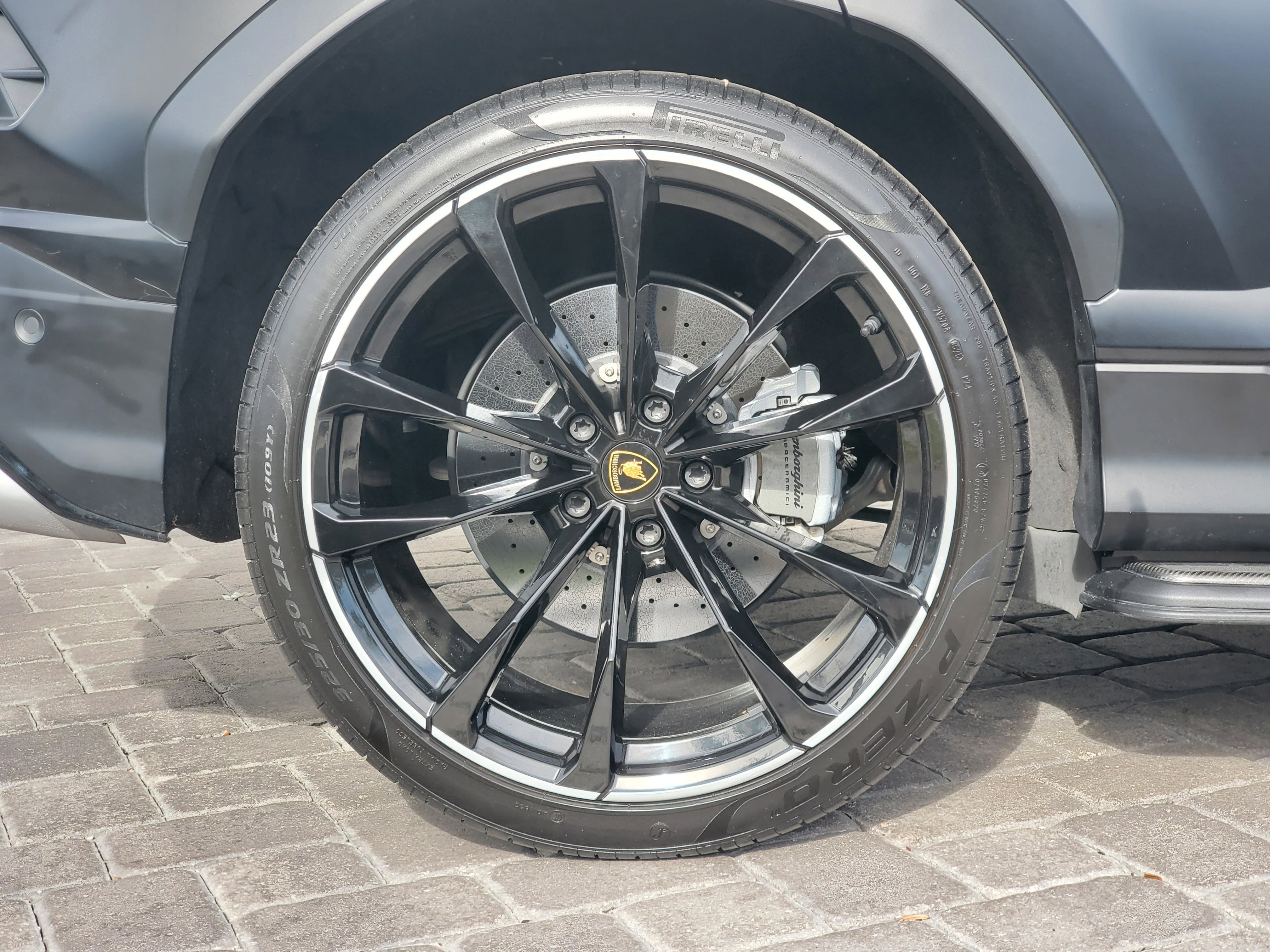 Used 2021 Lamborghini Urus image 7