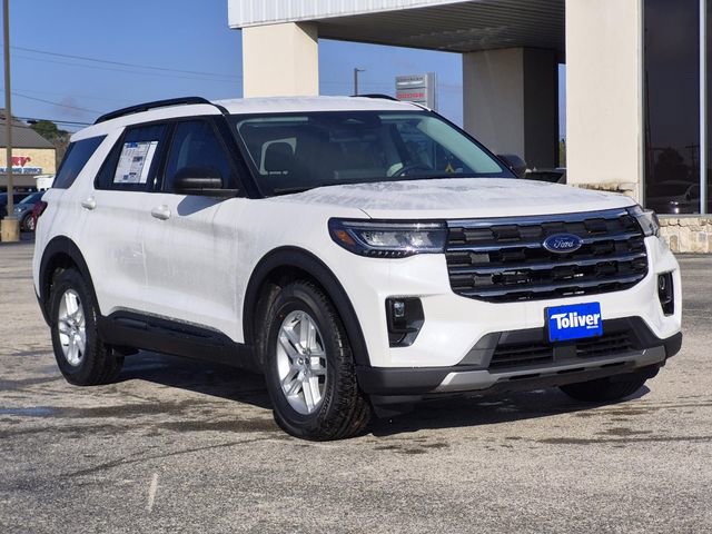 New 2026 Ford Explorer Active image 2