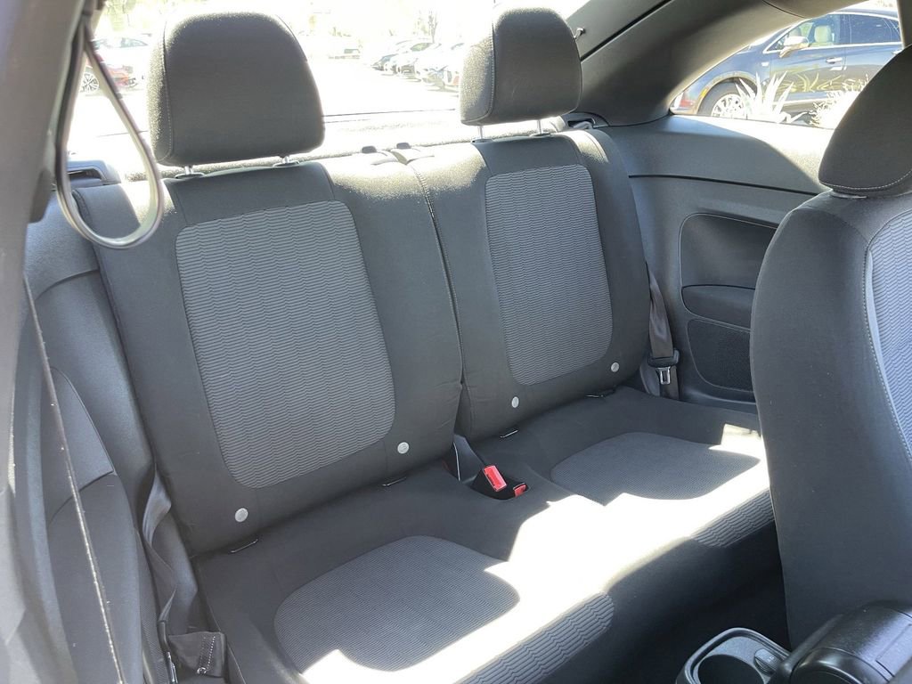 Used 2014 Volkswagen Beetle 2.5 image 15