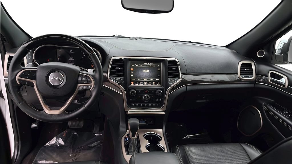 Used 2017 Jeep Grand Cherokee Overland w/ Jeep Active Safety Group AWD/4WD image 10