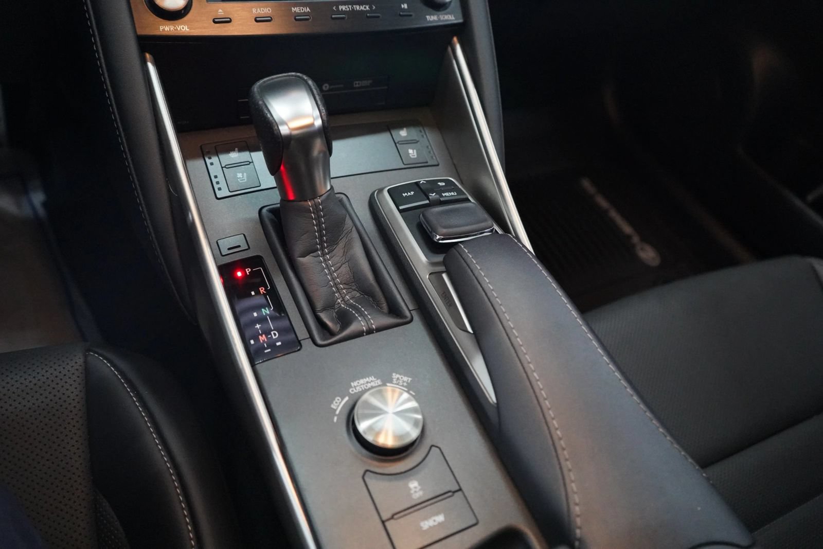 Used 2017 Lexus IS 350 F Sport RWD image 10