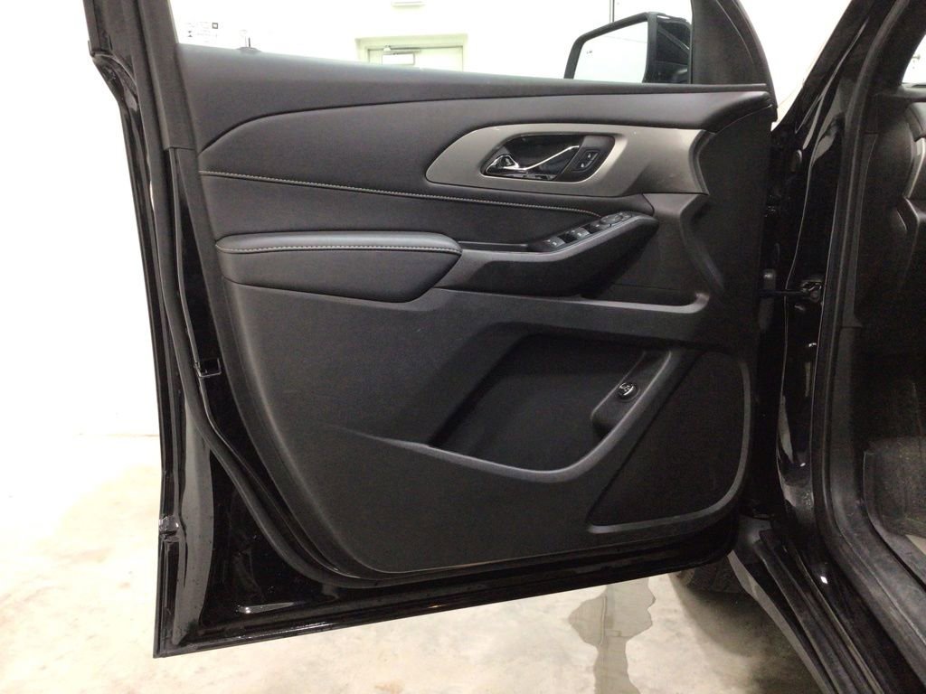 Used 2023 Chevrolet Traverse LT w/ LPO, Floor Liner Package AWD/4WD image 15