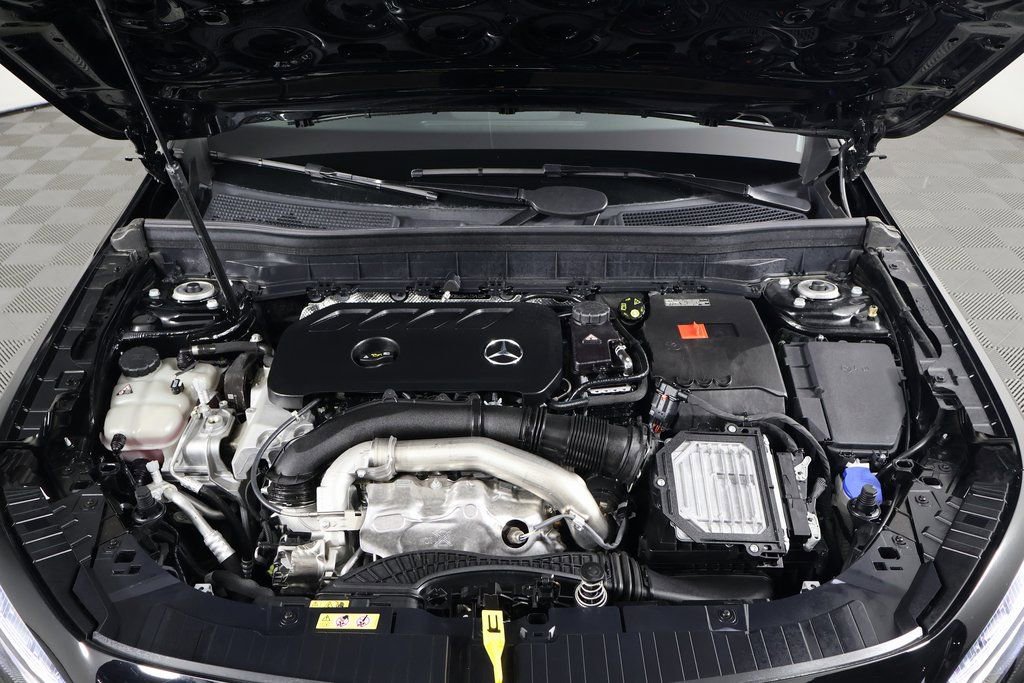 Certified 2025 Mercedes-Benz GLB 250 4MATIC image 15