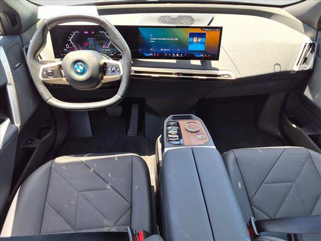 Used 2024 BMW iX xDrive50 w/ Premium Package AWD/4WD image 16