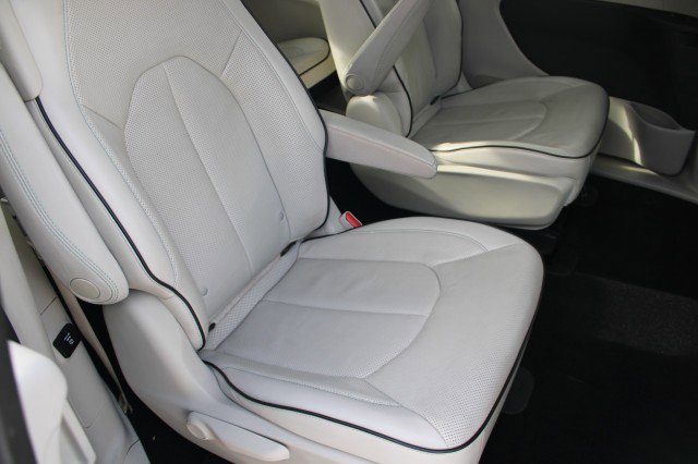 Used 2018 Chrysler Pacifica Limited w/ Advanced Safetytec Group image 15