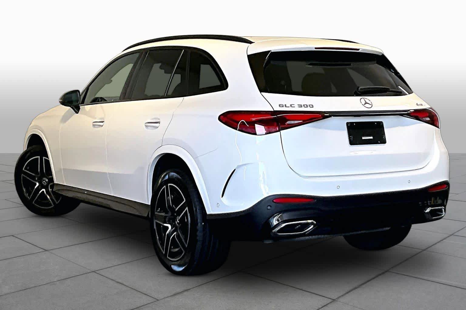 Used 2025 Mercedes-Benz GLC 300 4MATIC image 12