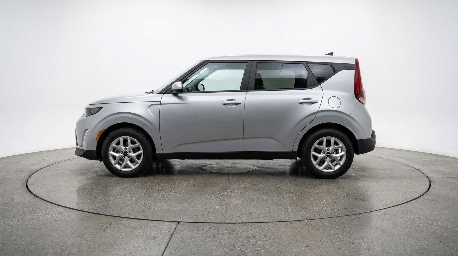 Used 2025 Kia Soul LX w/ LX Technology Package image 5