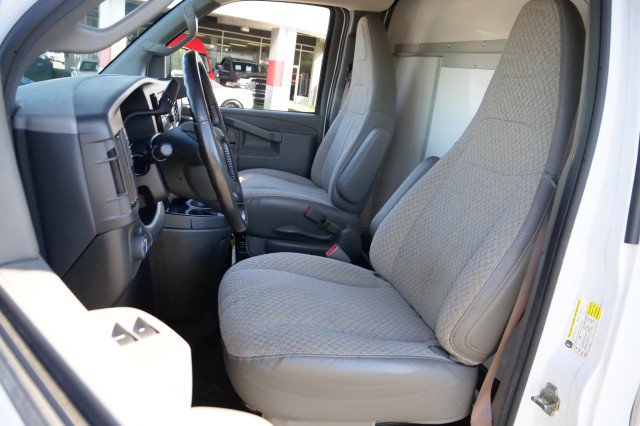 Used 2021 Chevrolet Express 3500 w/ Power Convenience Package RWD image 3