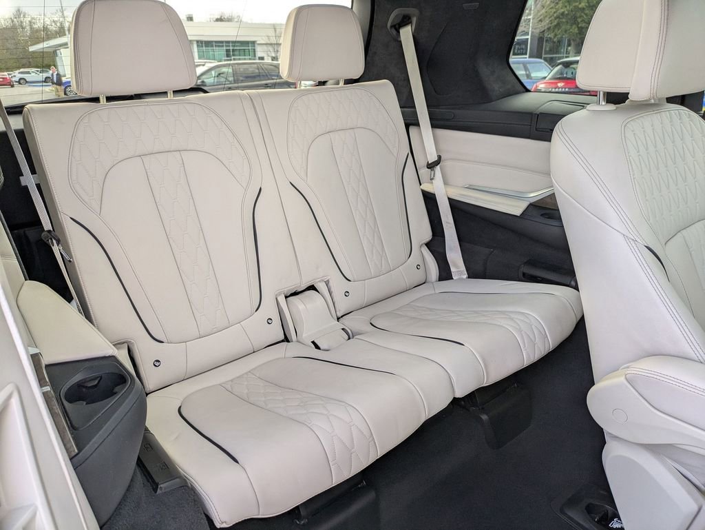 Used 2020 BMW X7 xDrive40i w/ Executive Package image 26
