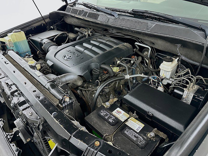 Used 2013 Toyota Sequoia SR5 w/ Premium Pkg image 32