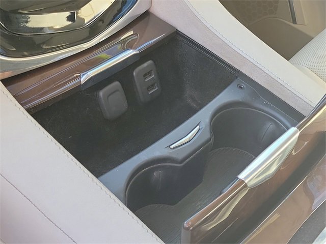 Used 2017 Cadillac Escalade Luxury image 34