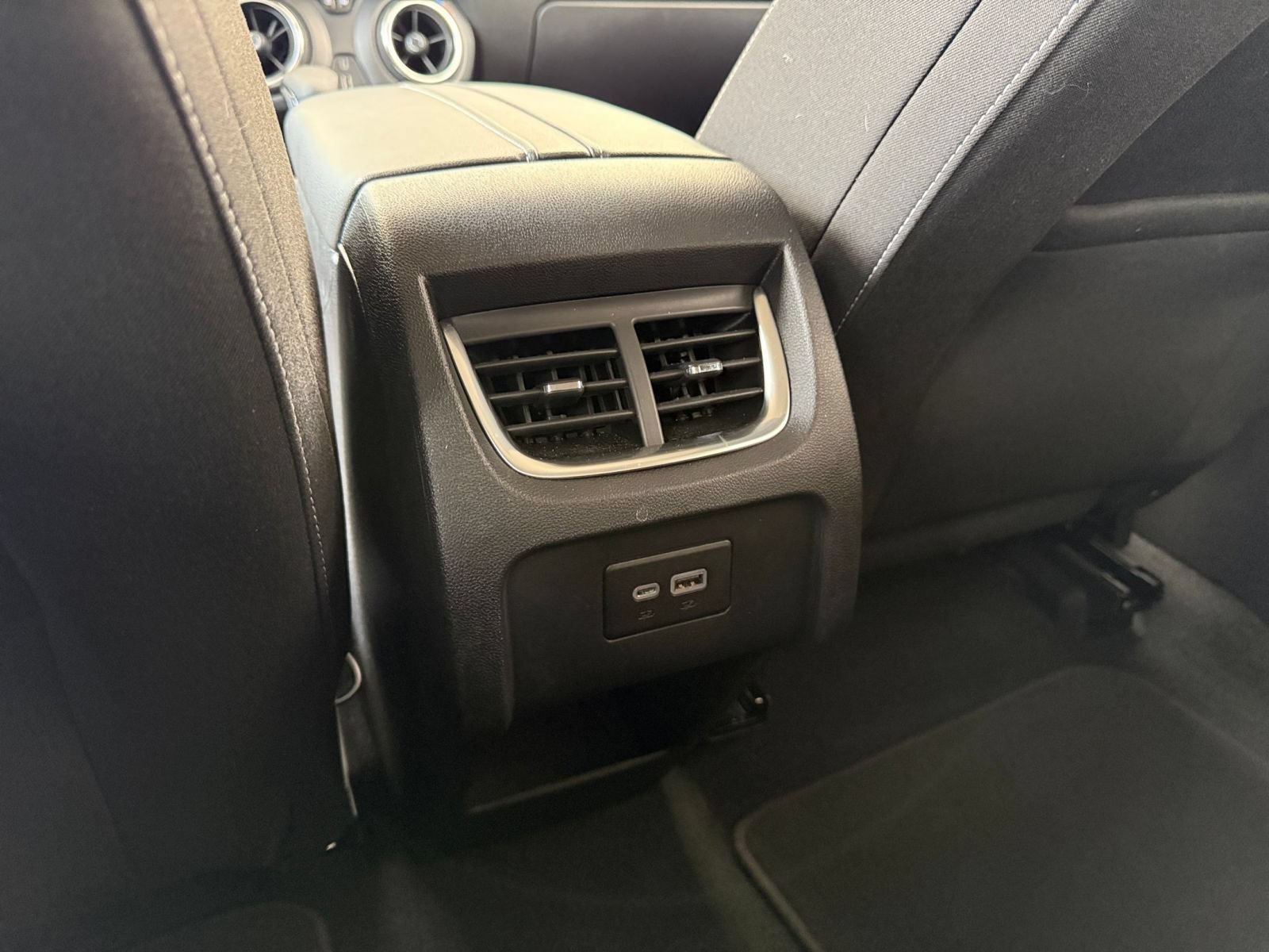 Used 2025 Chevrolet Blazer LT FWD image 23