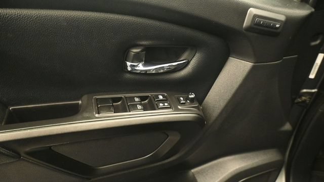 Used 2021 Nissan Titan PRO-4X w/ Pro-4x Convenience Package AWD/4WD image 15
